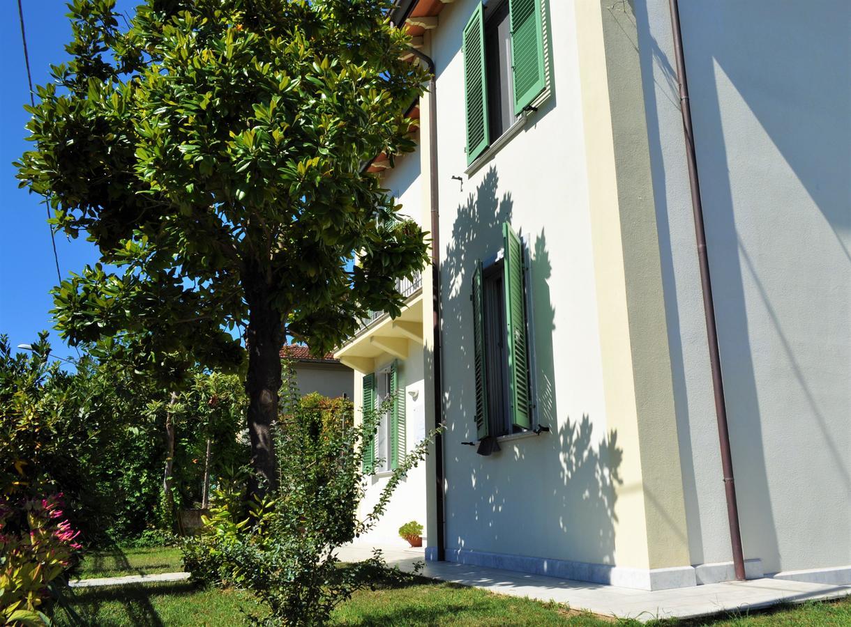 B&B Giu Le Stelle Marina di Massa Eksteriør billede